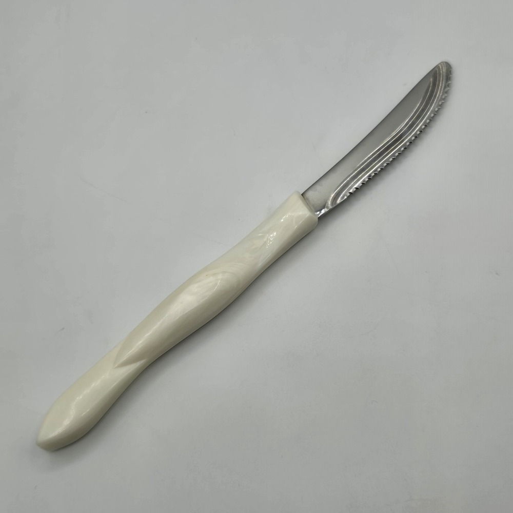 Cutco 1759 JG Table Knife Pearl White Handle Serrated Steak Knife Made In USA